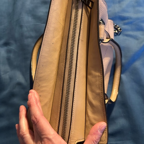 Coach Tan Rhyder - Picture 4 of 6